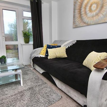 Daimler House - Cosy Home Near Coventry City Centre Eksteriør bilde