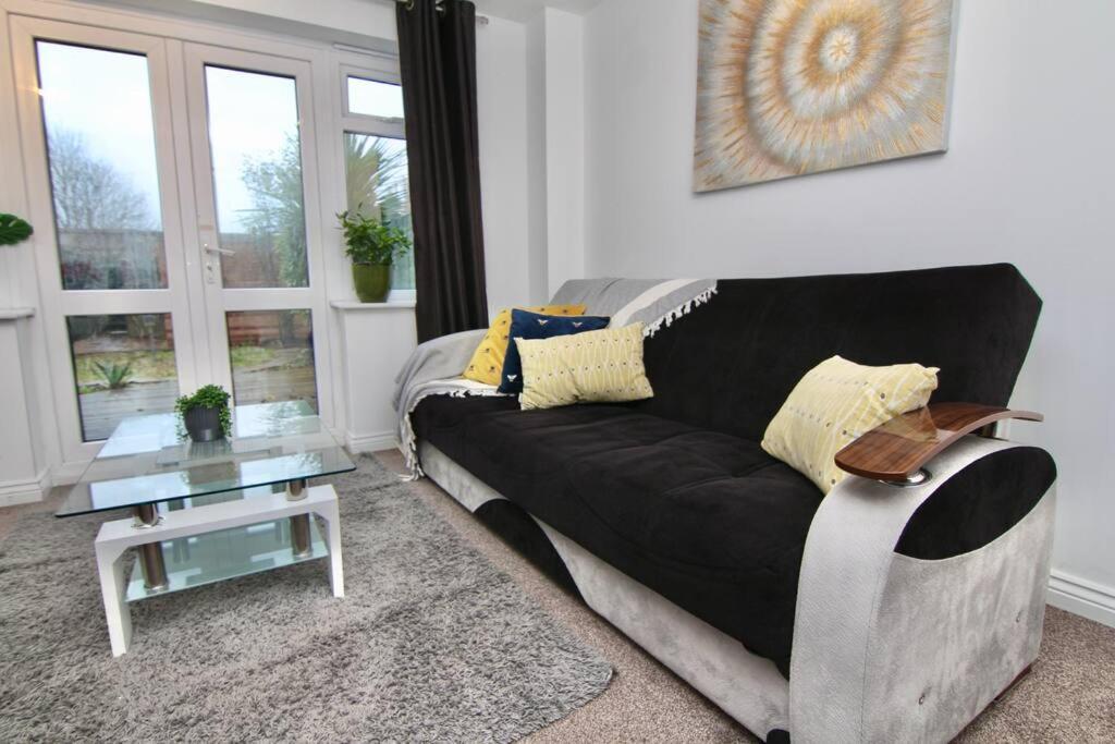 Daimler House - Cosy Home Near Coventry City Centre Eksteriør bilde