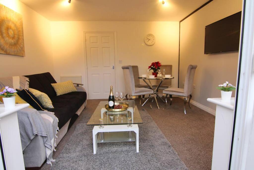 Daimler House - Cosy Home Near Coventry City Centre Eksteriør bilde