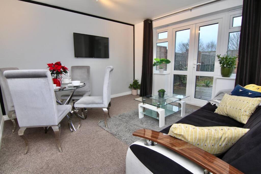 Daimler House - Cosy Home Near Coventry City Centre Eksteriør bilde