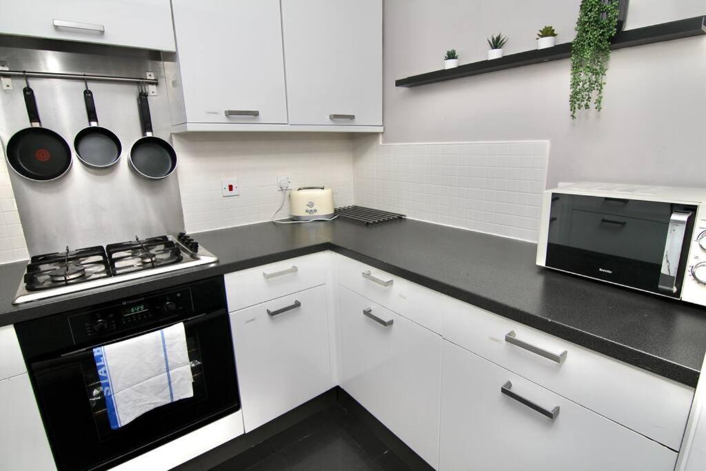 Daimler House - Cosy Home Near Coventry City Centre Eksteriør bilde